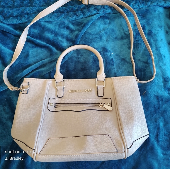 Michael Kors Shoulder or Tote Bag. Used like New. - Picture 1 of 7